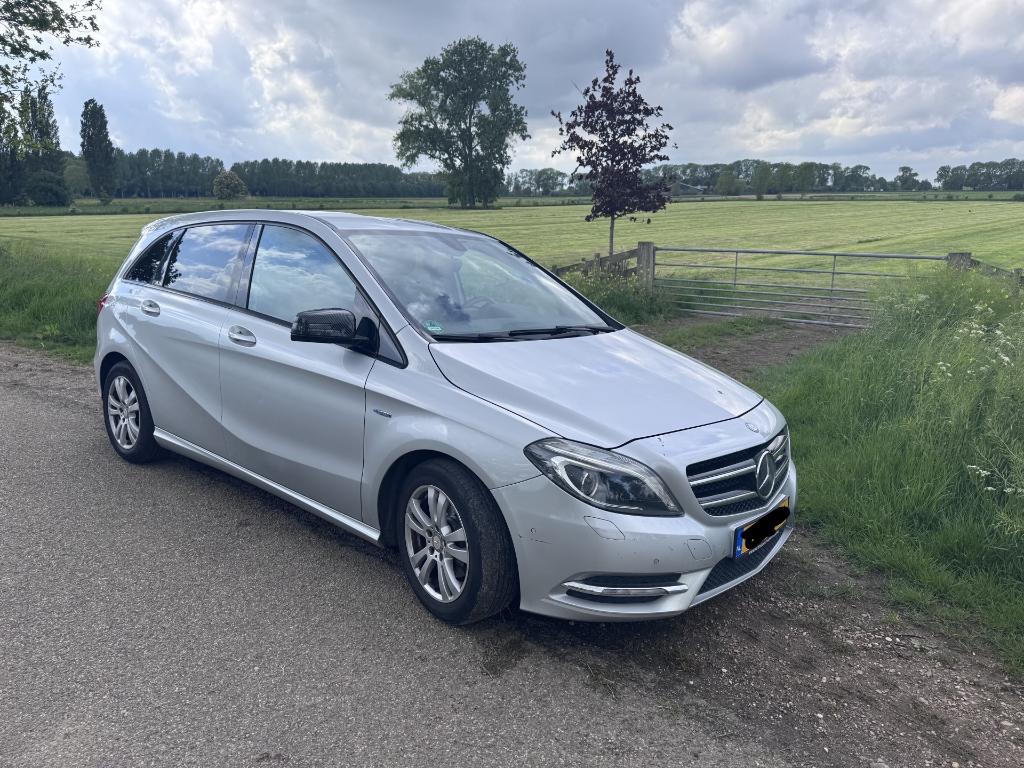 Mercedes-Benz B-Klasse 1.6 B180 5DRS 2012 Grijs, Auto's, Mercedes-Benz, Particulier, B-Klasse, ABS, Airbags, Airconditioning, Alarm