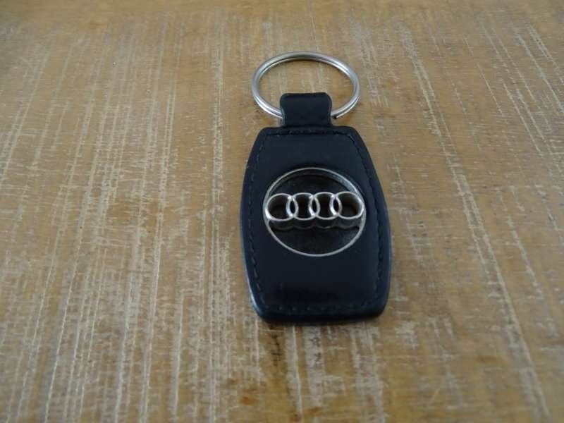 Audi Sleutelhanger - Lederen - Metalen Logo Sleutelhanger, Verzenden, Gebruikt, Auto's