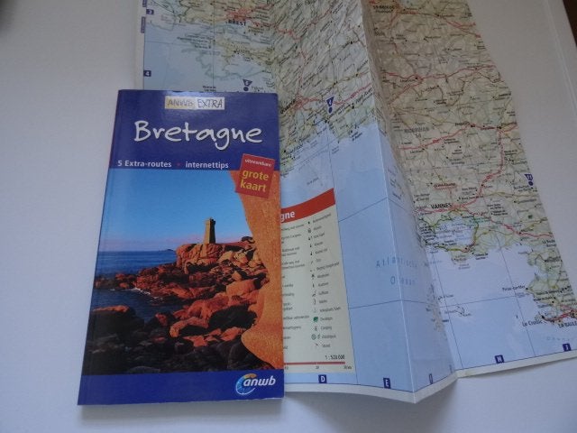 Bretagne ; anwb extra reisgids , met wegenkaart, Europa, Ophalen of Verzenden, Zo goed als nieuw, Reisgids of -boek