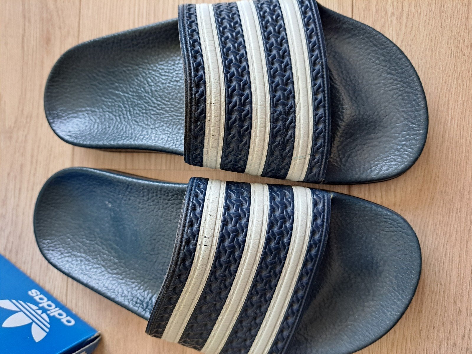Adidas slippers maat 37, Ophalen, Adidas, Gebruikt, Jongen of Meisje