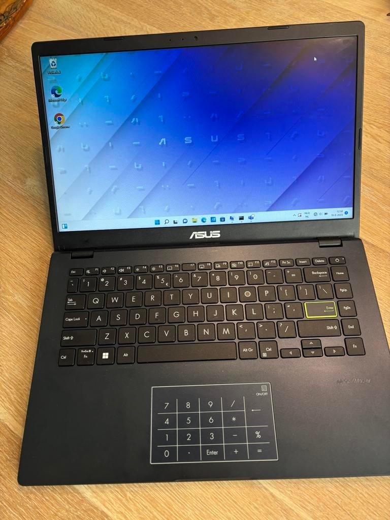 Asus VivoBook E410MAB – Lichtgewicht Laptop, Computers en Software, Windows Laptops, Zo goed als nieuw, 15 inch, 2 tot 3 Ghz, Ophalen of Verzenden