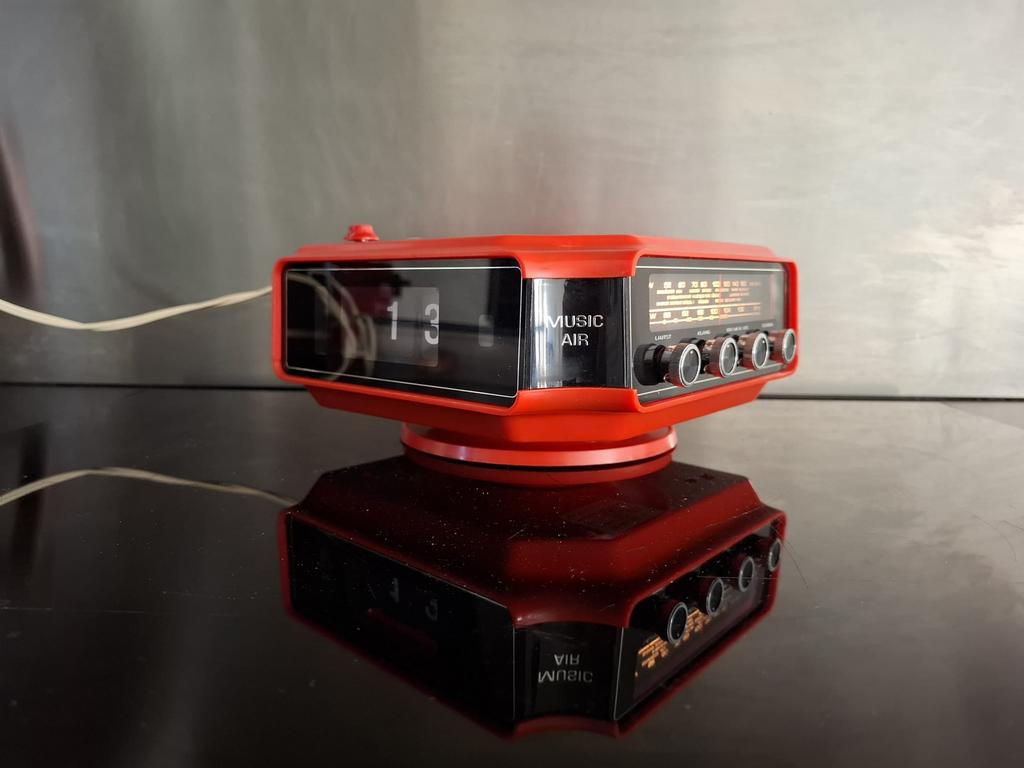 SPACE AGE VINTAGE ZGAN JAREN 70 MUSIC AIR RADIO FLIPKLOK, Ophalen of Verzenden
