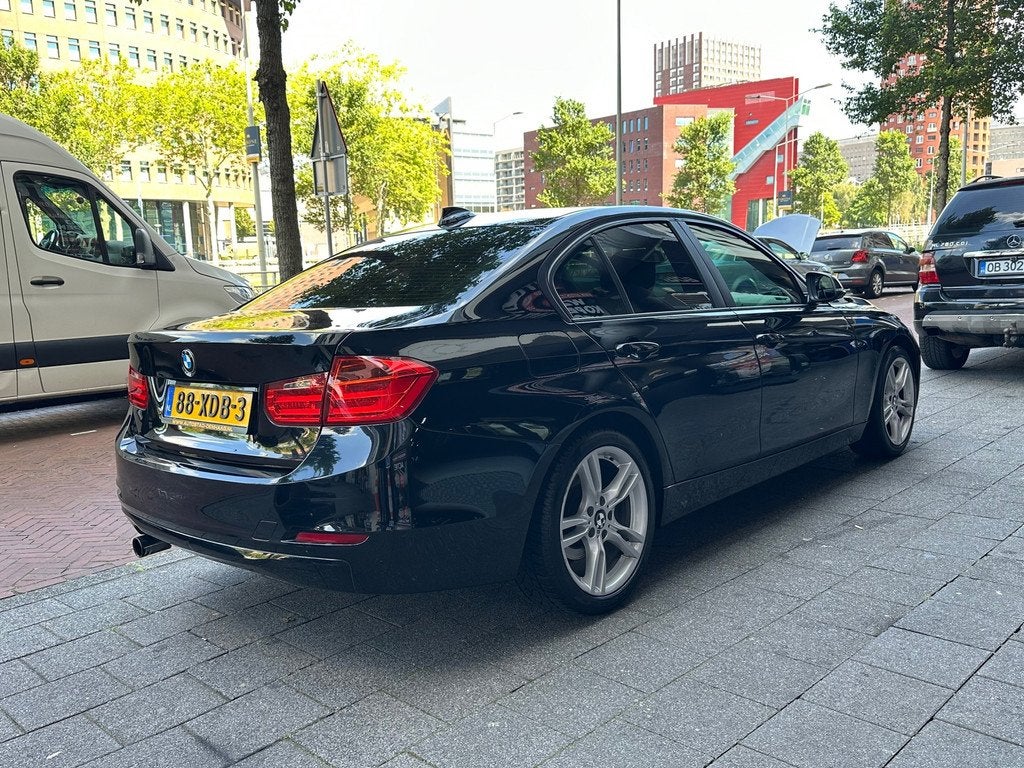 BMW 3-serie 320i Automaat Clima, Auto's, Automaat, Euro 5, Gebruikt, 4 cilinders