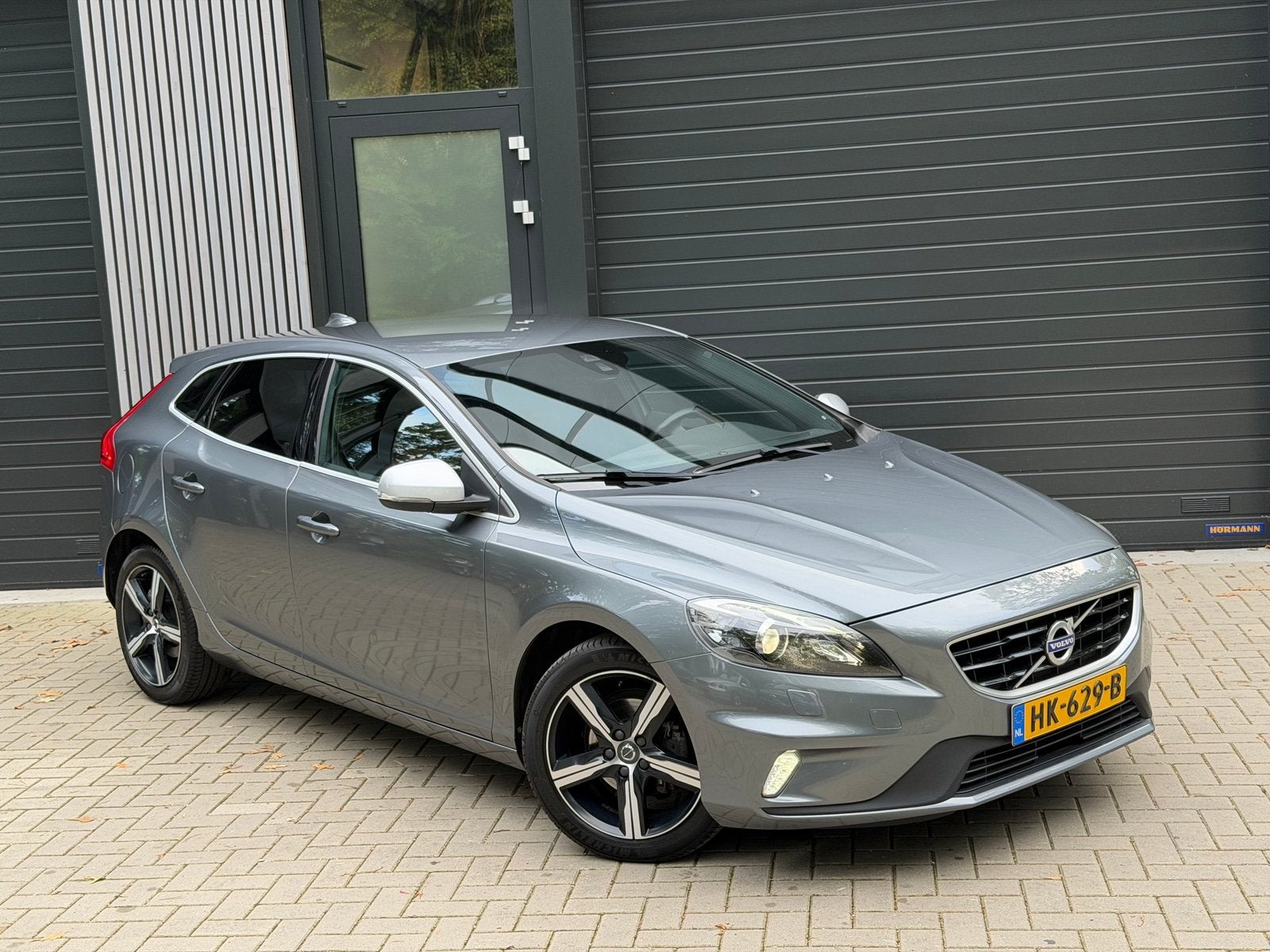 Volvo V40 2.0 D2 R-Design Business (bj 2015), Auto's, Gebruikt, Euro 6, 4 cilinders, 1969 cc