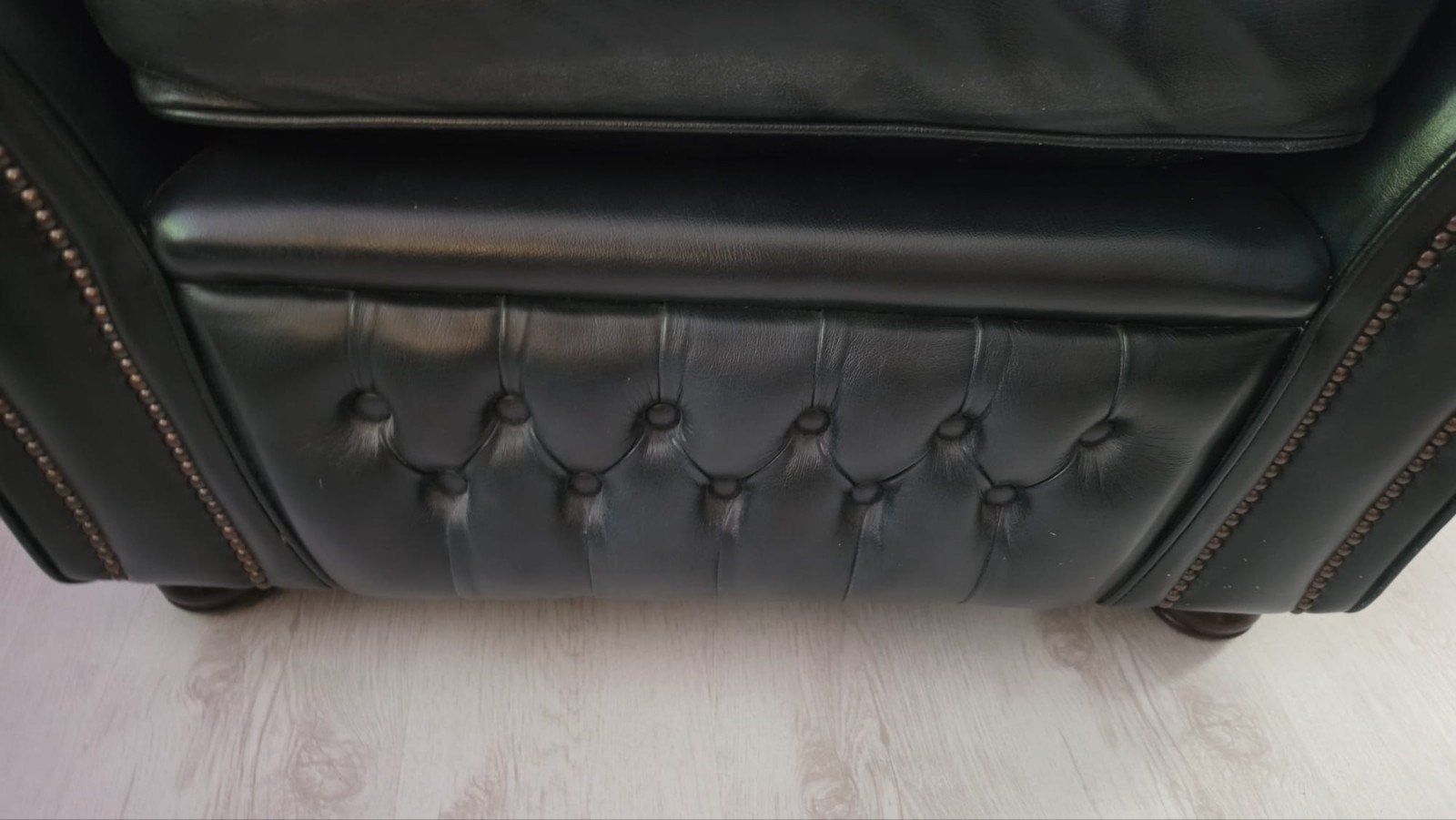 Foto 10 van Originele Springvale Leather Chesterfield Set uit 2014!