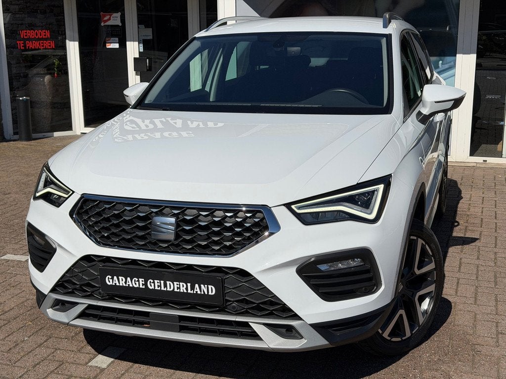 SEAT Ateca 1.5 TSI Xperience Intense | Leder/Alcantara | Ful, 15 km/l, Zwart, 4 cilinders, 150 pk