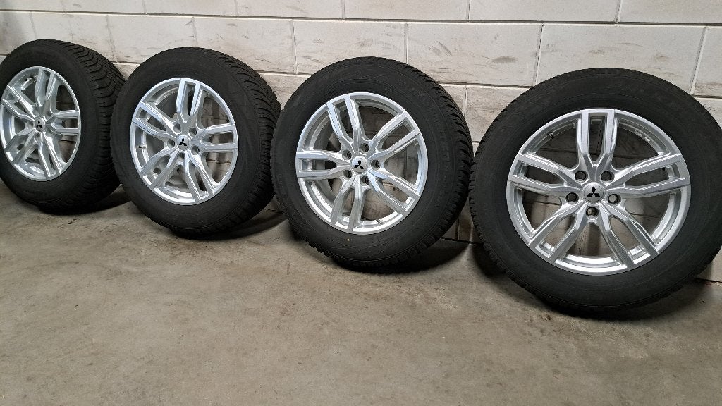 Foto 13 van Lichtmetalen velgen Outlander ASX Sportage IX35 215/65/17