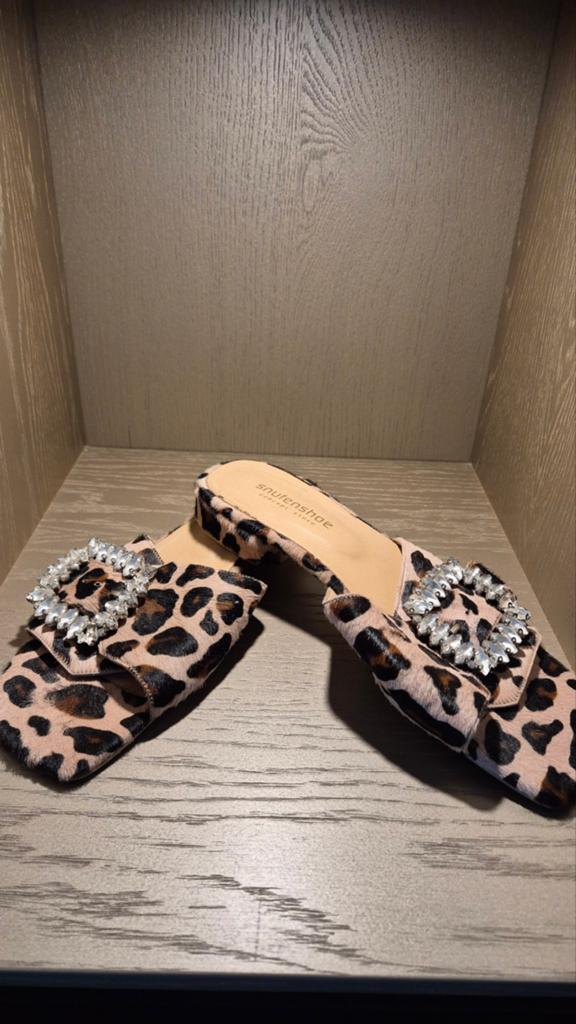 Slippers Maat 40 met Luipaardprint, Slippers, Overige kleuren, Snuf en Shoe, Ophalen of Verzenden