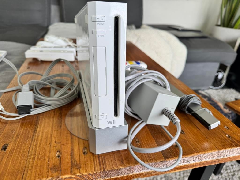 Nintendo Wii incl controllers, balanceboard, spellen enz, Ophalen of Verzenden, Gebruikt, Met 3 controllers of meer, Met games