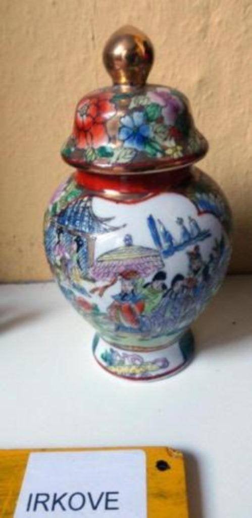 KUNSTIG PORSELEIN POTJE * JAPAN * Gemerkt *, Antiek en Kunst, Verzenden