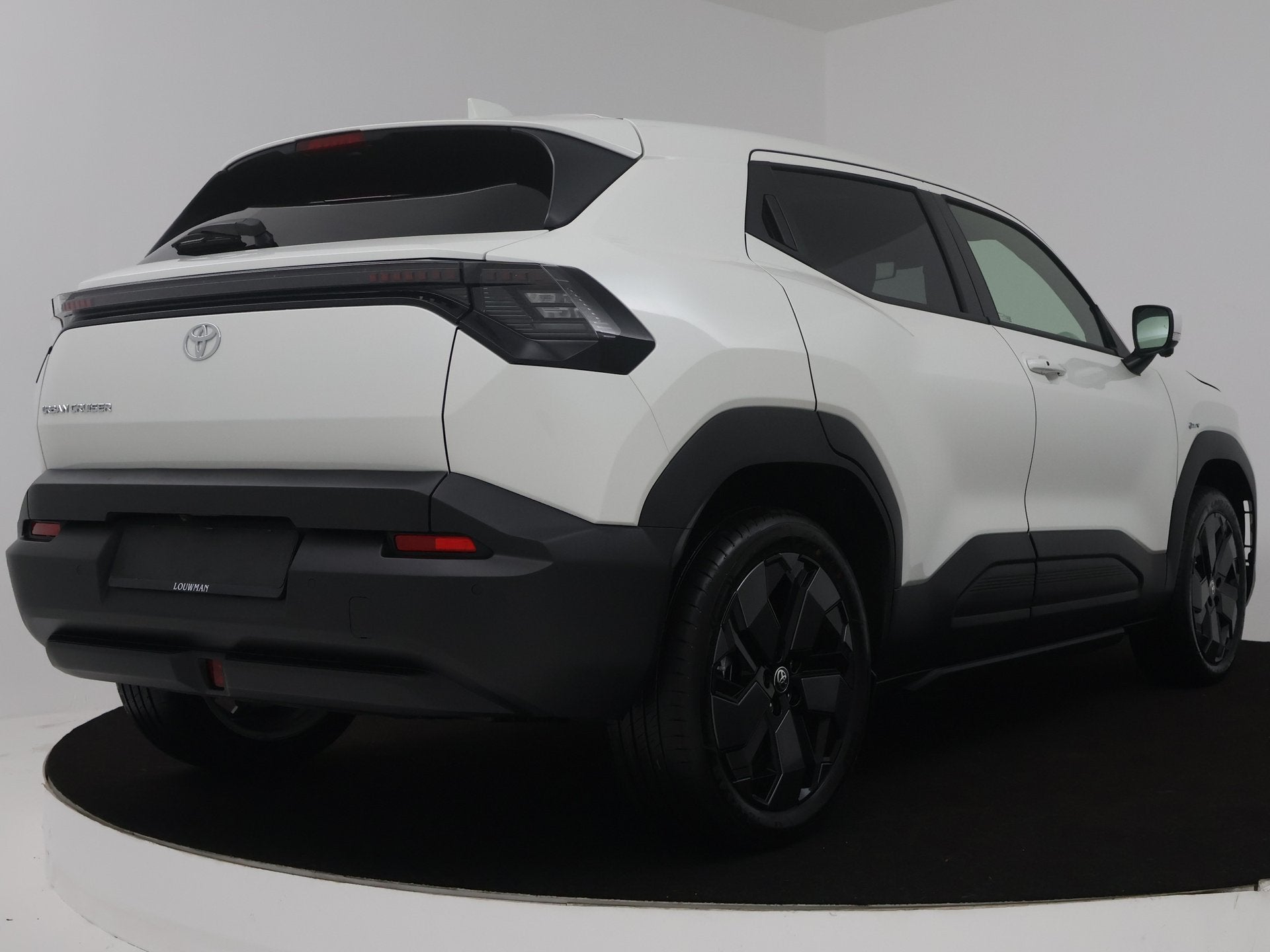 Toyota Urban Cruiser Executive 61 kWh | Apple CarPlay / Andr, 12 maanden, 44 min, Leder en Stof, Wit