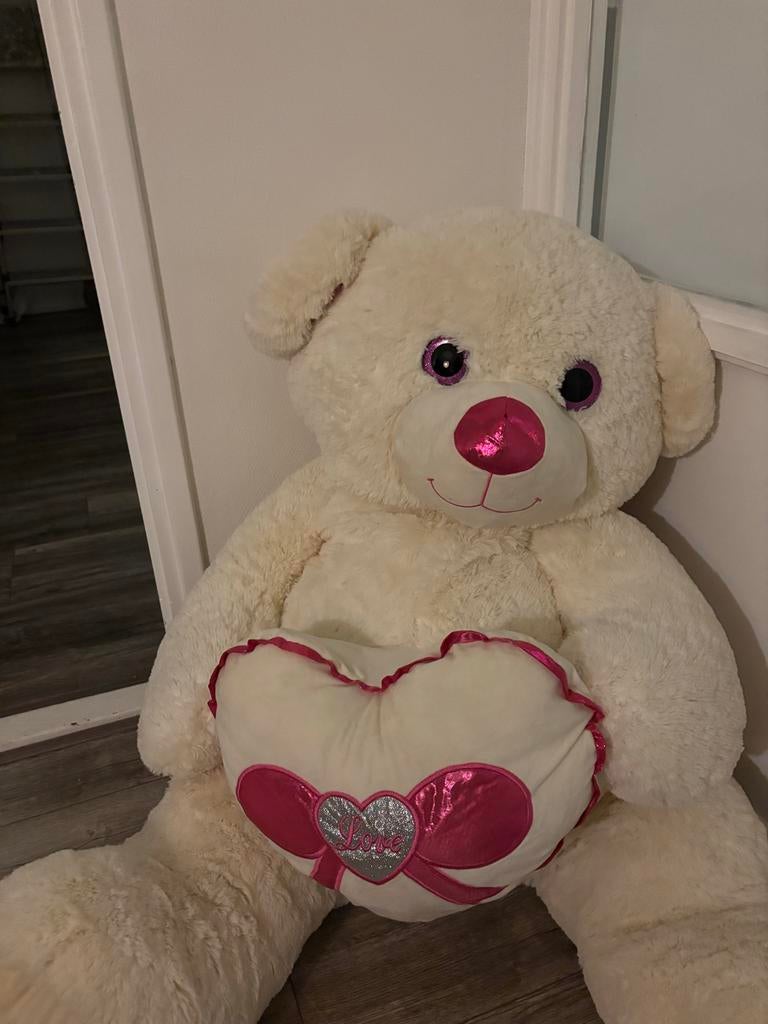 XXL teddybeer met hartje, Kinderen en Baby's, Speelgoed | Knuffels en Pluche, Ophalen, Zo goed als nieuw, Beer