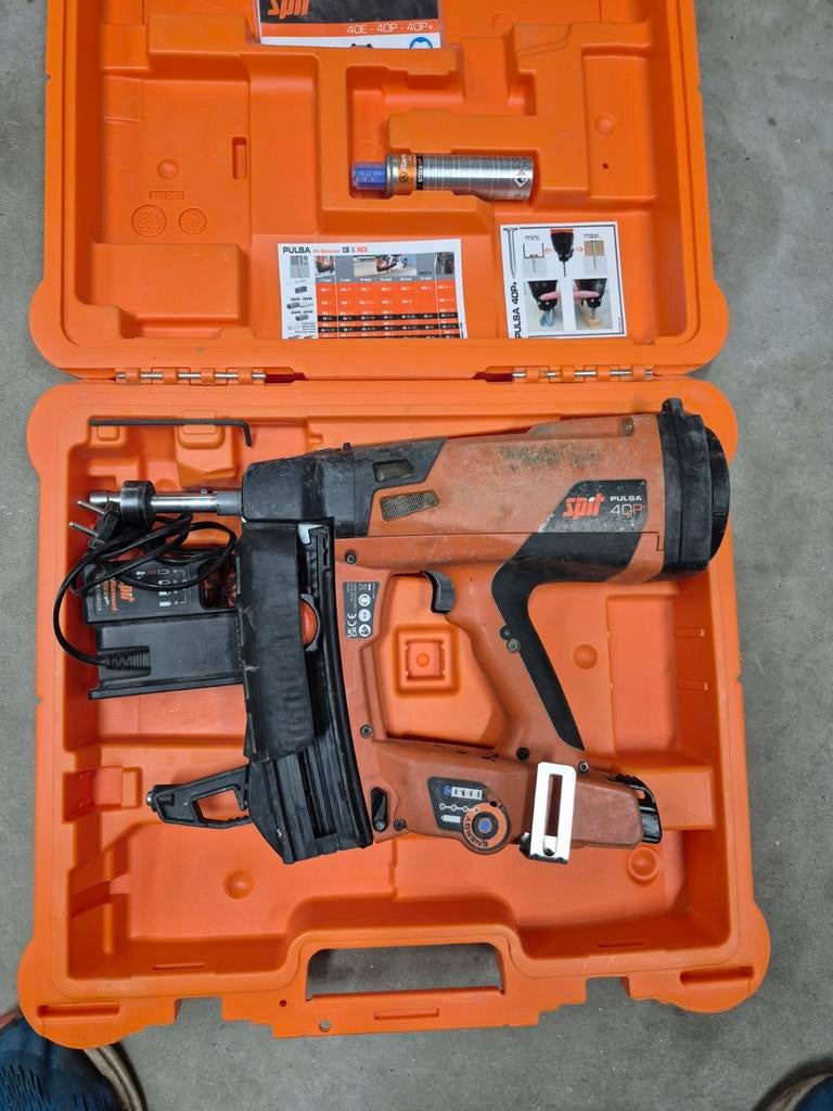 Spit Pulsa 40P+ Gas tacker in koffer, Ophalen of Verzenden, Gebruikt