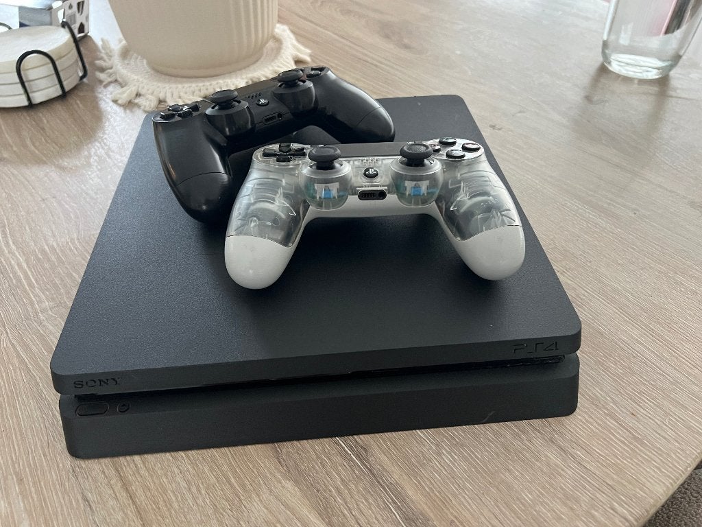 PlayStation 4 met spellen, Spelcomputers en Games, Spelcomputers | Sony PlayStation 4, Met 2 controllers, Ophalen of Verzenden