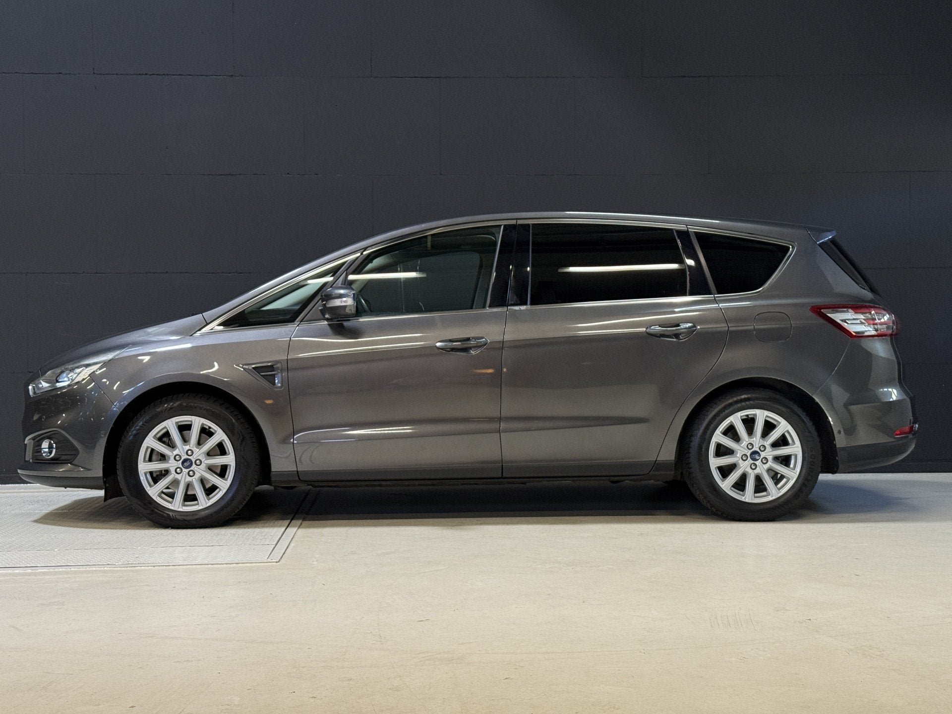 Ford S-Max 1.5 Titanium 7p. | Stoel/stuur verwarming | Trekh, Voorwielaandrijving, 4 cilinders, 160 pk, 7 stoelen