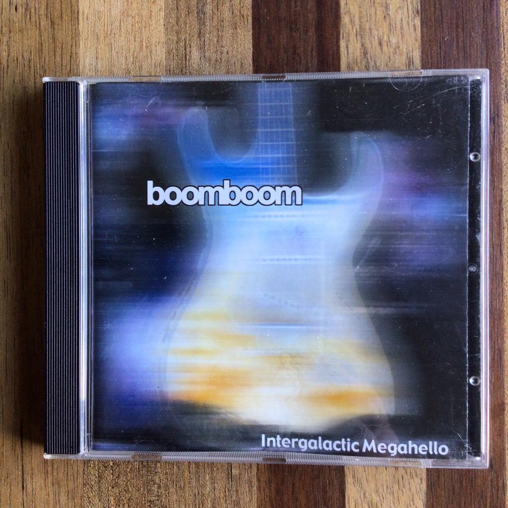 Boomboom - intergalactic Megahello, Ophalen of Verzenden, Zo goed als nieuw