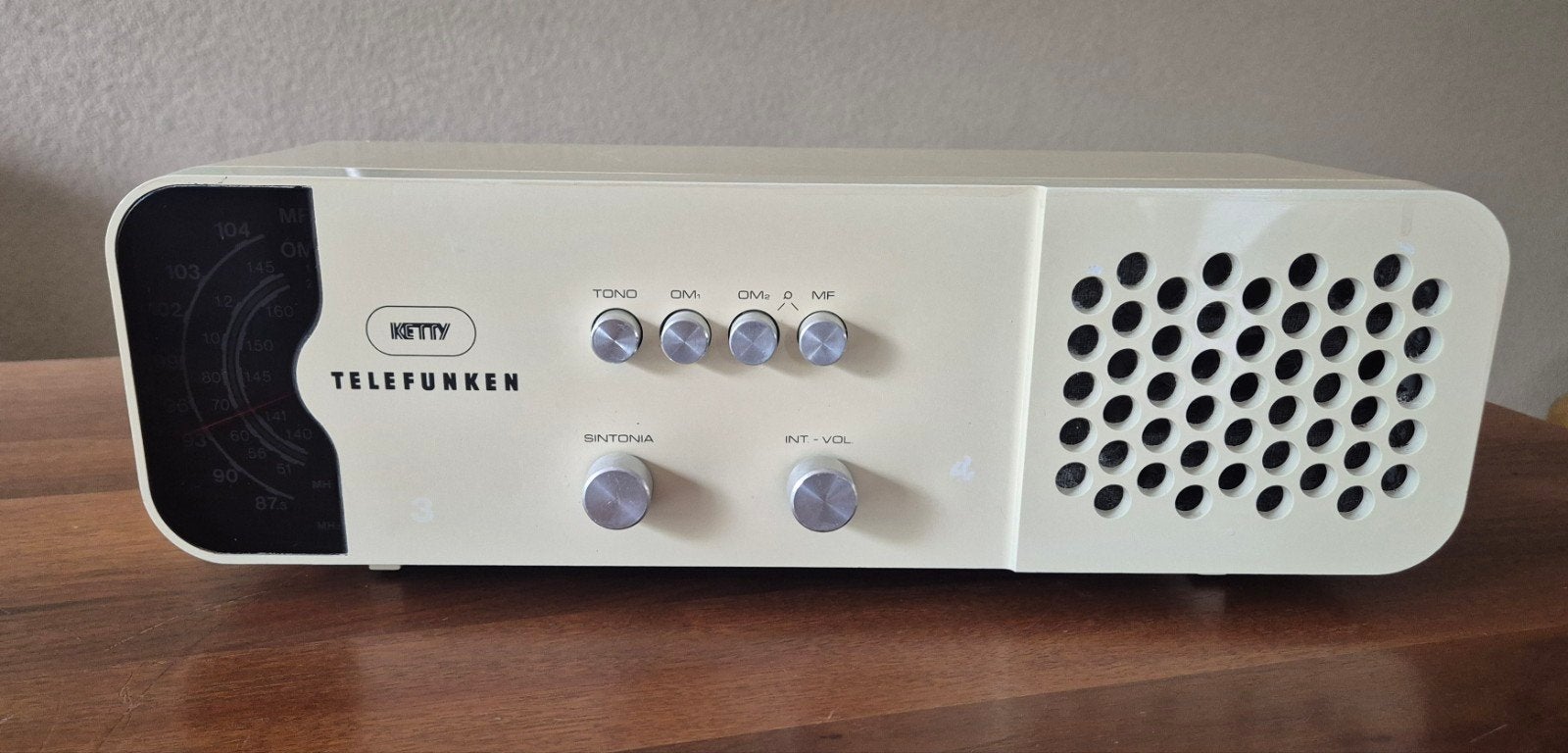 Telefunken Ketty Vintage Radio - Wit/Crème, Audio, Tv en Foto, Ophalen of Verzenden, Gebruikt, Radio