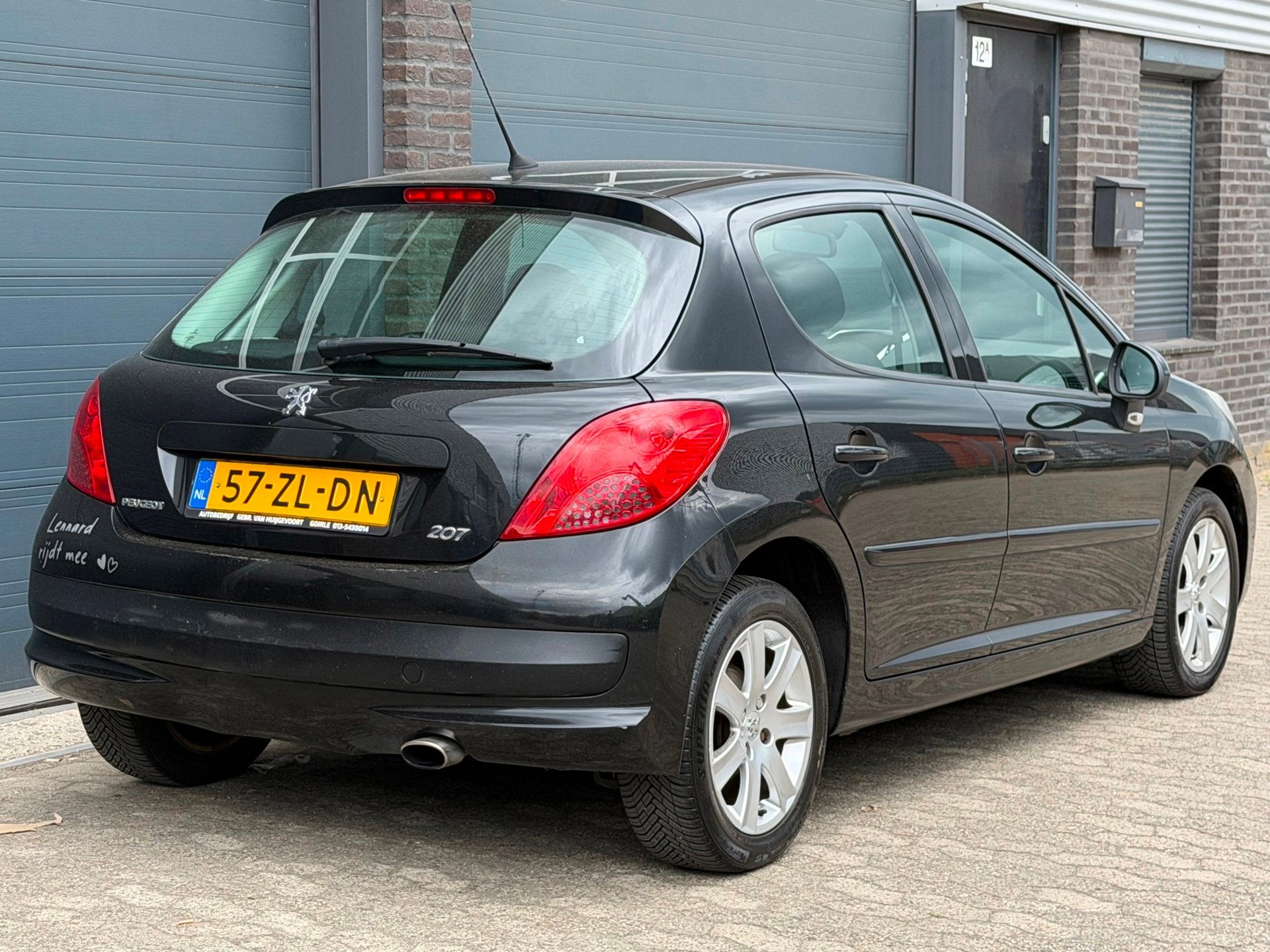 Peugeot 207 1.6 VTi XS Pack OLIE VERBRUIK! 5DEURS AIRCO APK, Auto's, Voorwielaandrijving, Stof, Gebruikt, Zwart