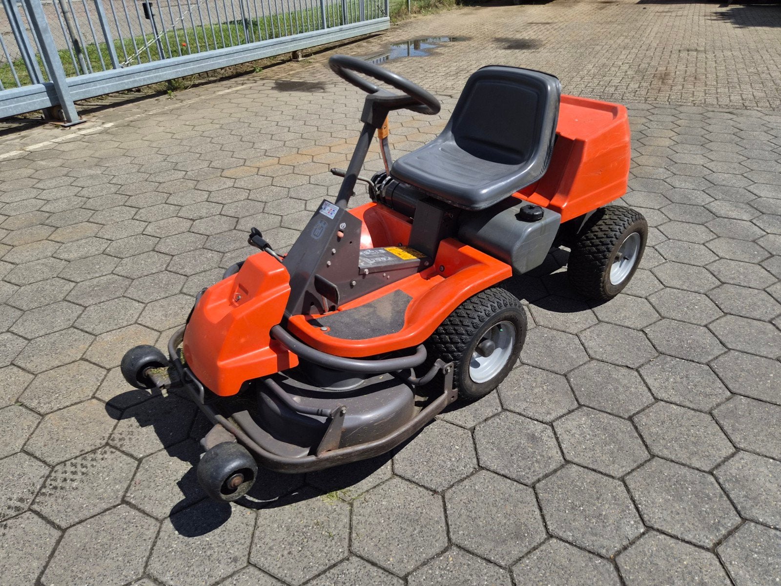 Husqvarna rider zitmaaier hydrostaat., Gebruikt, Ophalen of Verzenden, Mulchfunctie, Minder dan 90 cm