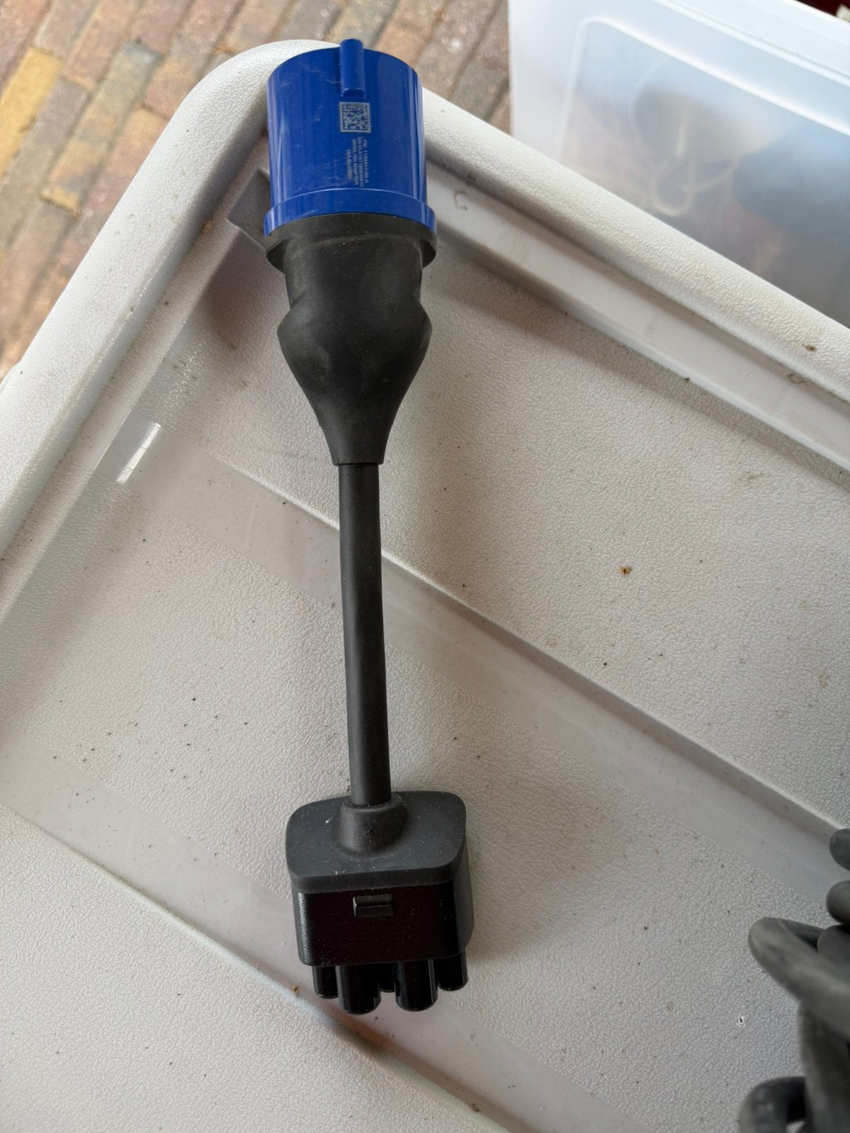 Tesla Mobile Connector Adapter CEE Stekker (16A / Camping), Auto-onderdelen, Ophalen