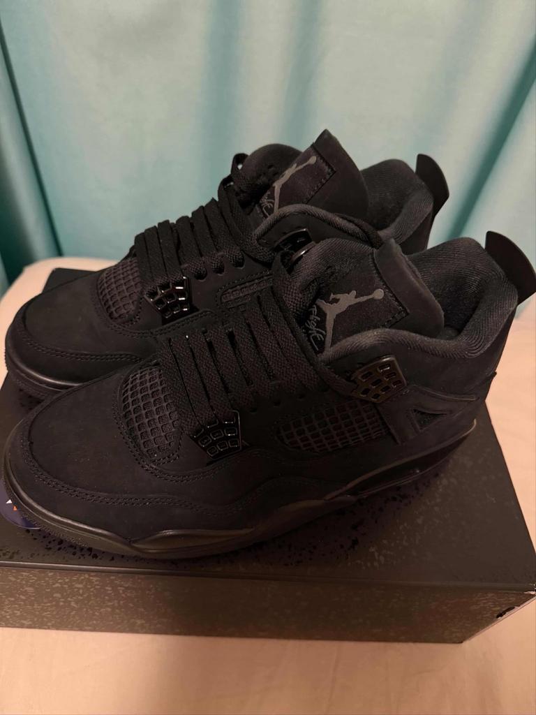 Jordan 4 Black Cat - Maat 42, Ophalen of Verzenden, Zo goed als nieuw, Zwart, Sneakers of Gympen