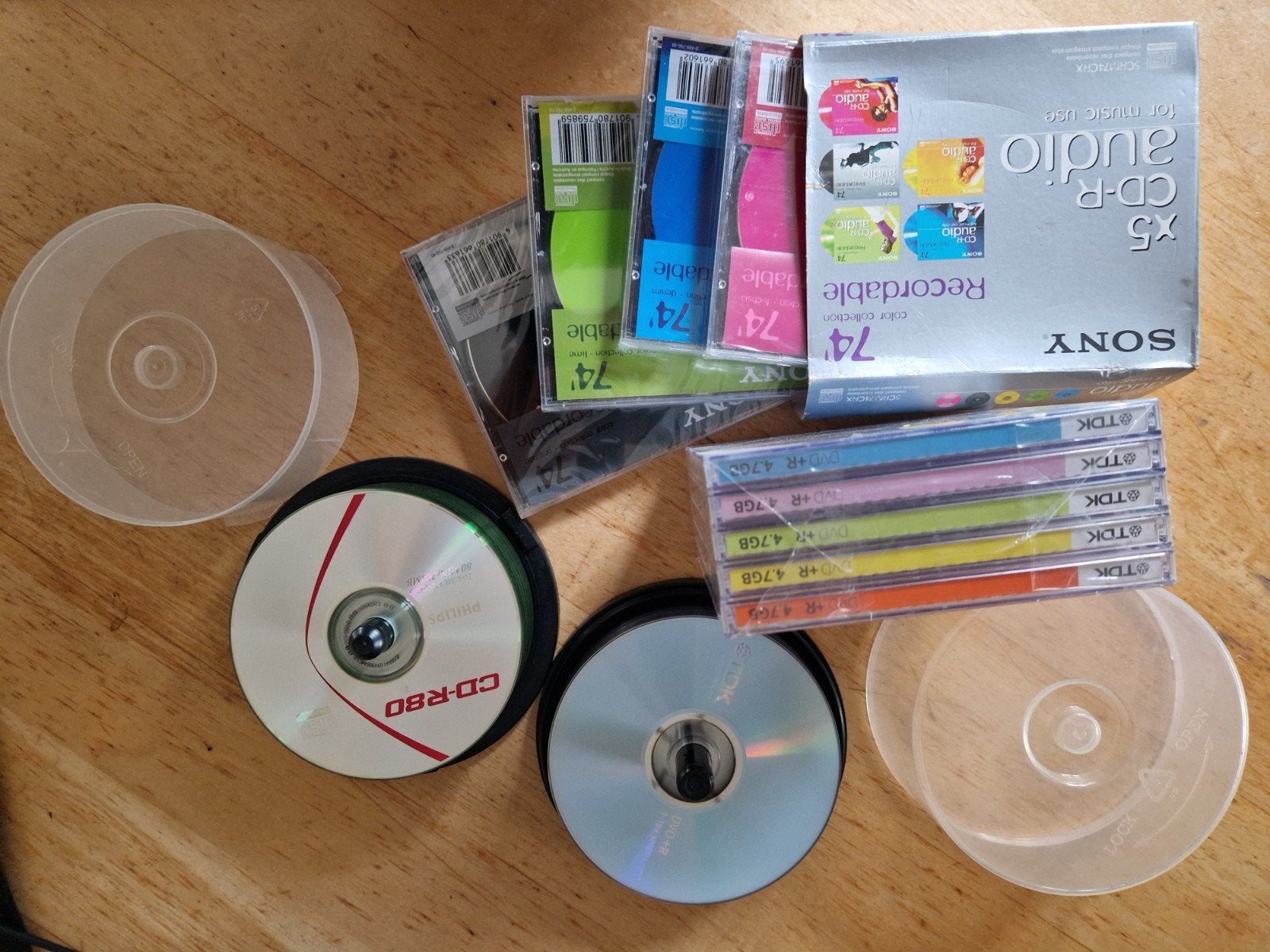 Nieuwe DVD+R schijven op spindel, unieke kleuren, Computers en Software, Beschrijfbare discs, Op spindel, Nieuw, TDK/Sony/Philips