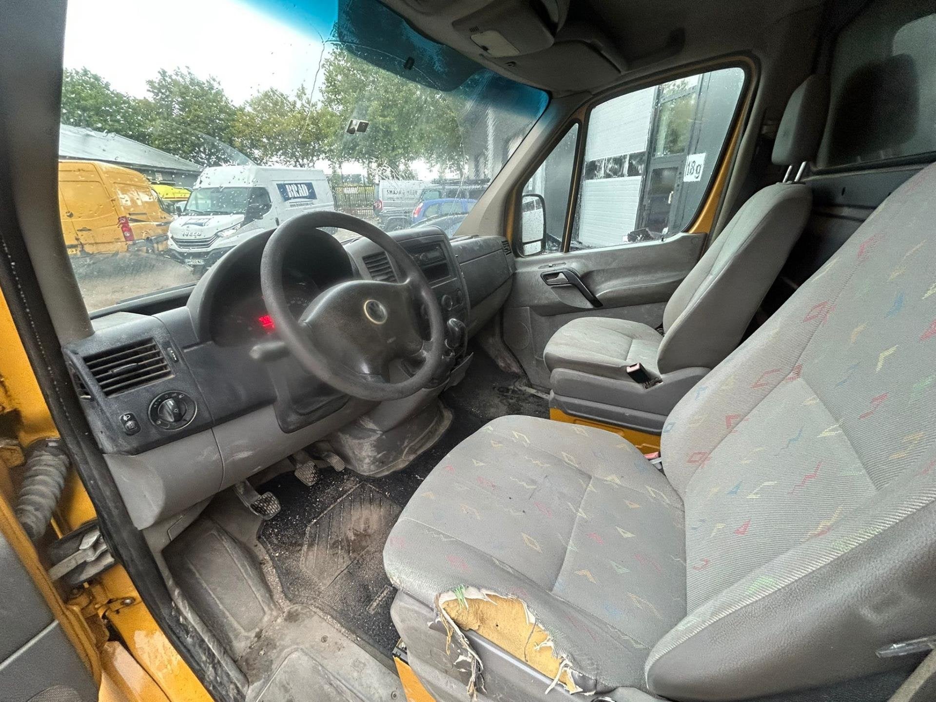 Volkswagen Crafter 25 tdi 3 pers airco 100 kw, Gebruikt, Volkswagen, Euro 4, Onderhoudsboekje