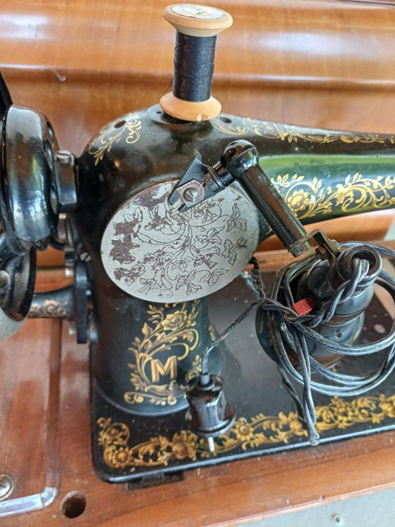Wertheim Naaimachine, Ophalen