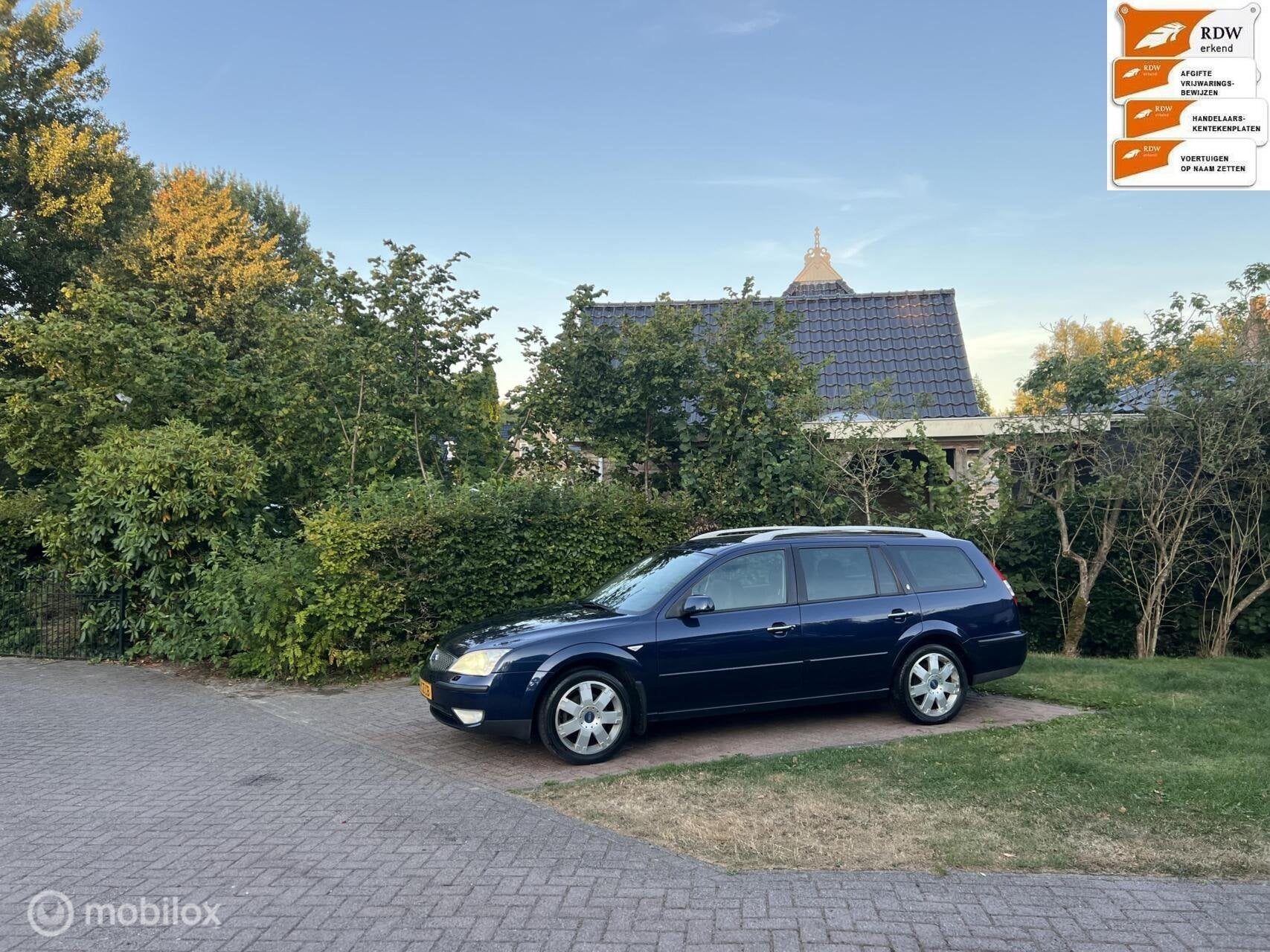 Ford Mondeo Wagon 2.0-16V Ghia Executive bj 2004, Voorwielaandrijving, 145 pk, 4 cilinders, Blauw