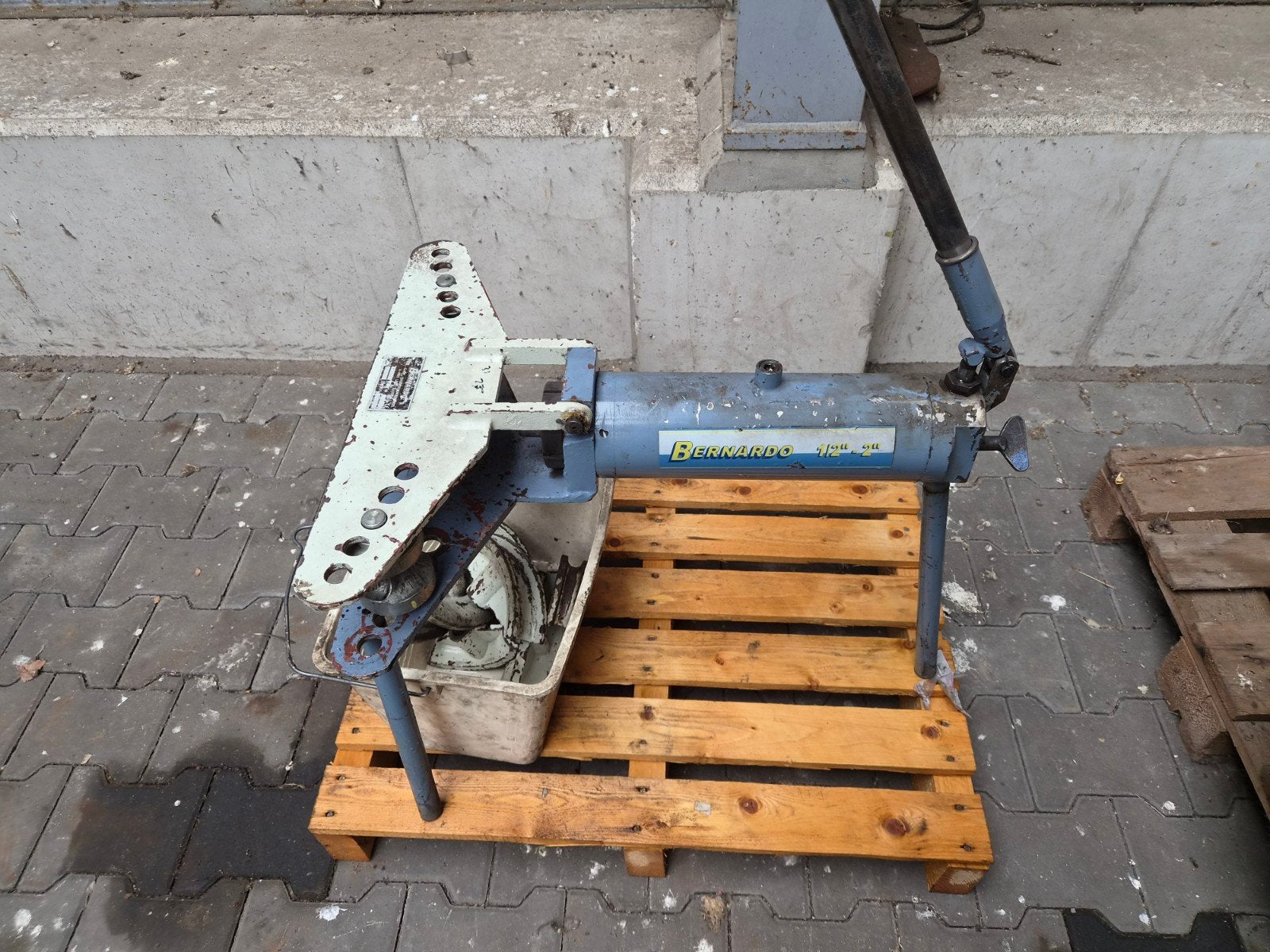 Bernardo Pijpenbuiger Hydraulisch, Ophalen, Gebruikt