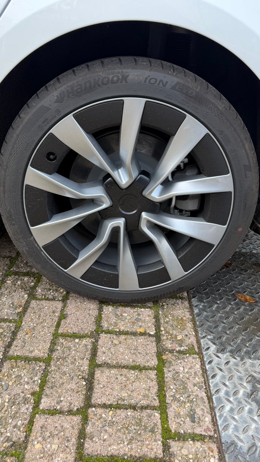 Hankook ion Ev, Nieuw, 235 mm, Band(en), Personenwagen
