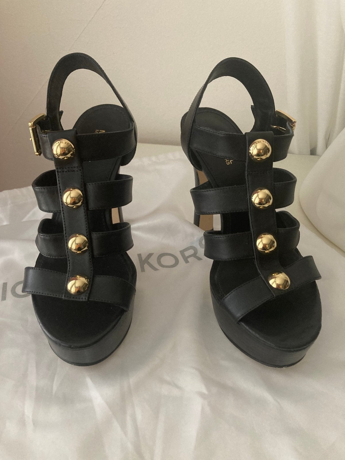 Michael Kors Jagger hakken mt 37, Kleding | Dames, Schoenen, Ophalen of Verzenden, Zo goed als nieuw, Zwart