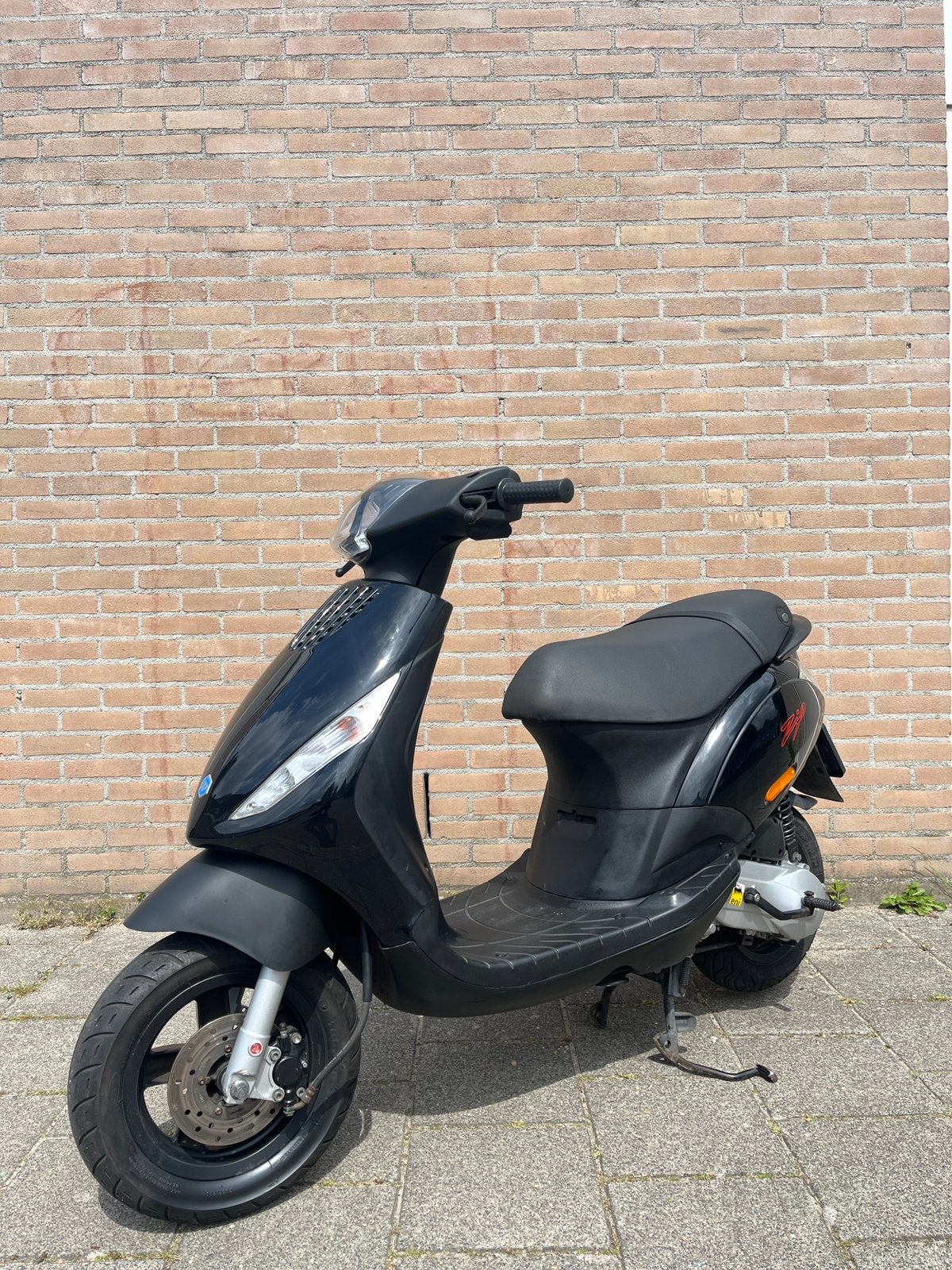 Zip 50cc 2t brom, Fietsen en Brommers, Scooters | Piaggio, Ophalen of Verzenden, Zo goed als nieuw, Benzine, Zip