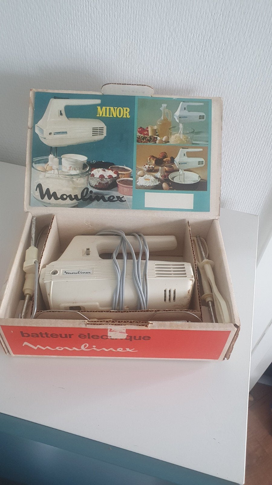 Vintage Moulinex handmixer, Witgoed en Apparatuur, Ophalen of Verzenden, Zo goed als nieuw, Vaatwasserbestendig, Minder dan 1 liter