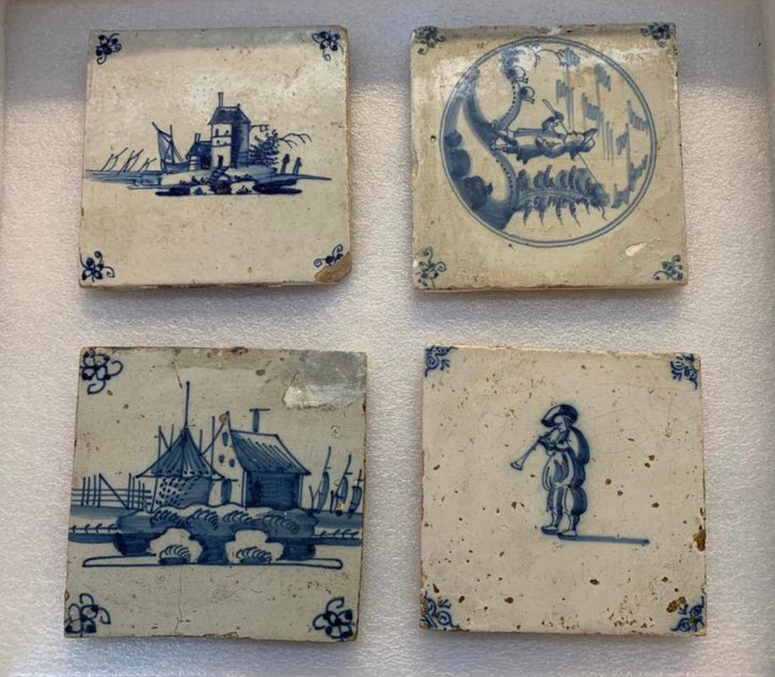 Tegel vier zeldzame oude delfts blauwe tegels enz, Antiek en Kunst, Antiek | Wandborden en Tegels, Ophalen of Verzenden