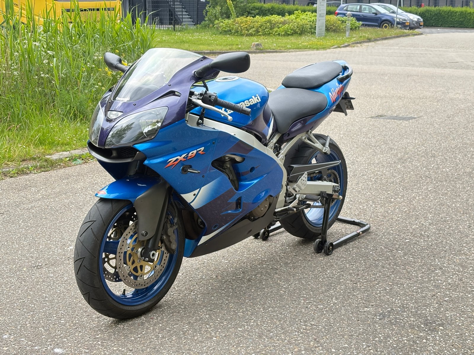 Kawasaki ZX-9R uit 2000 in zeer nette staat, Motoren, Motoren | Kawasaki, Sportuitlaat, 899 cc, 4 cilinders, Motorrijbewijs A