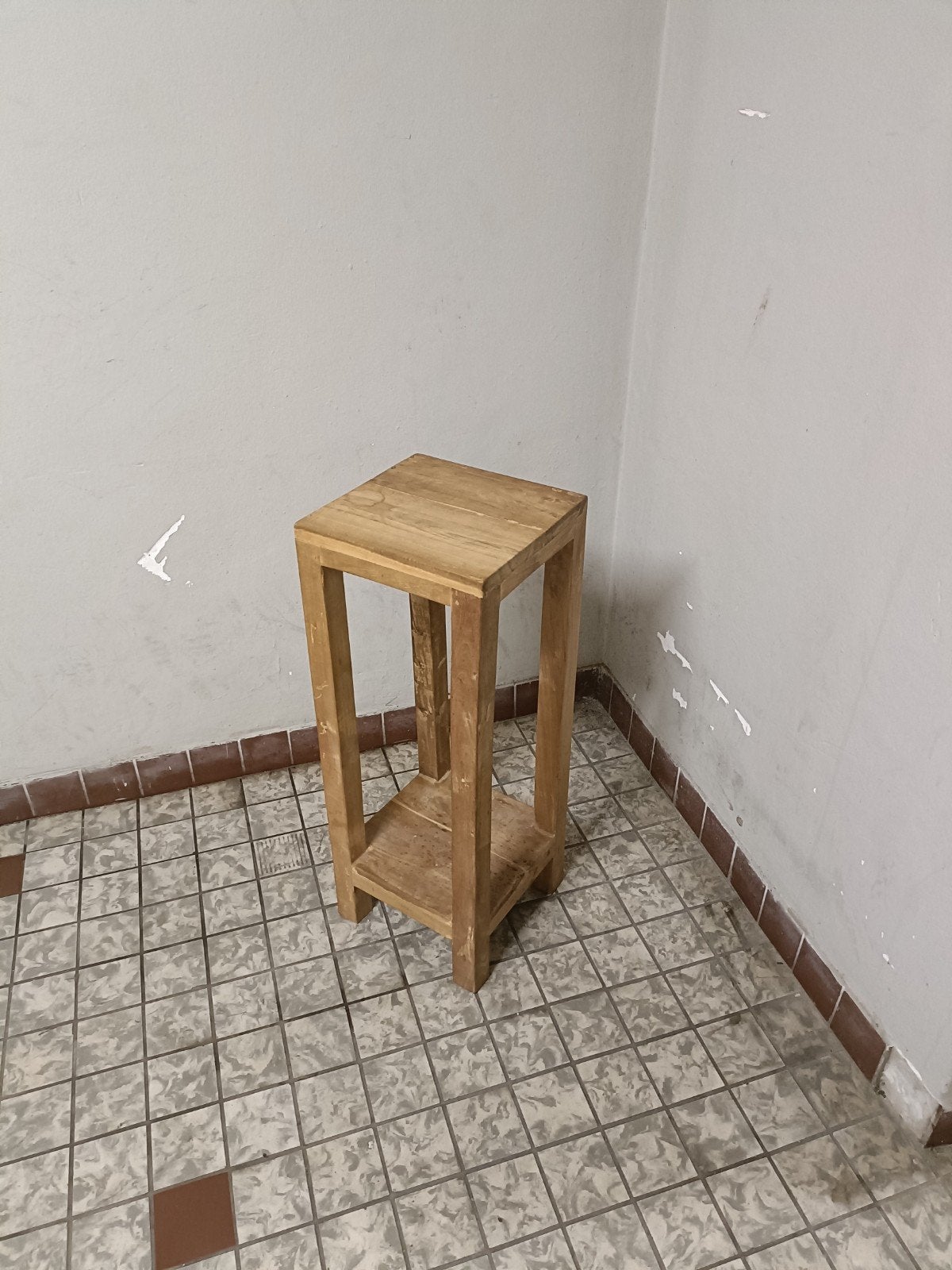 Houten plantenstandaard / bijzettafel, Ophalen, Minder dan 55 cm, Gebruikt, Vierkant
