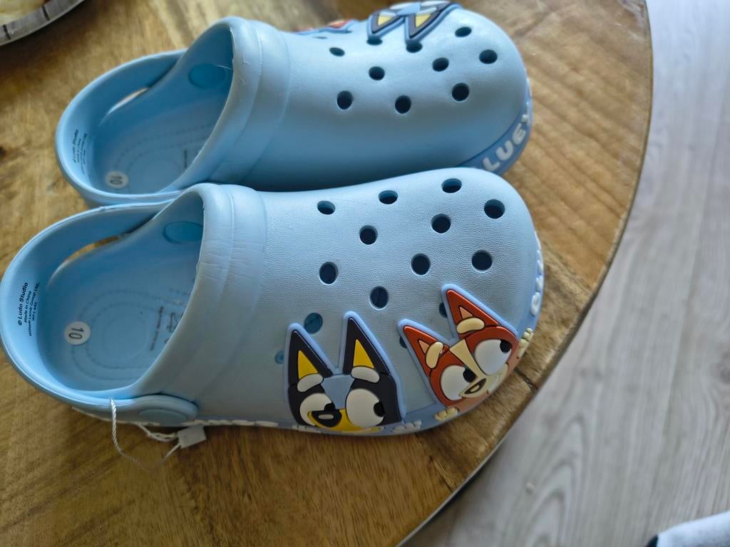 Bluey en Bingo Crocs - Maat 28, Kinderen en Baby's, Kinderkleding | Schoenen en Sokken, Bluey, Jongen of Meisje, Schoenen, Nieuw