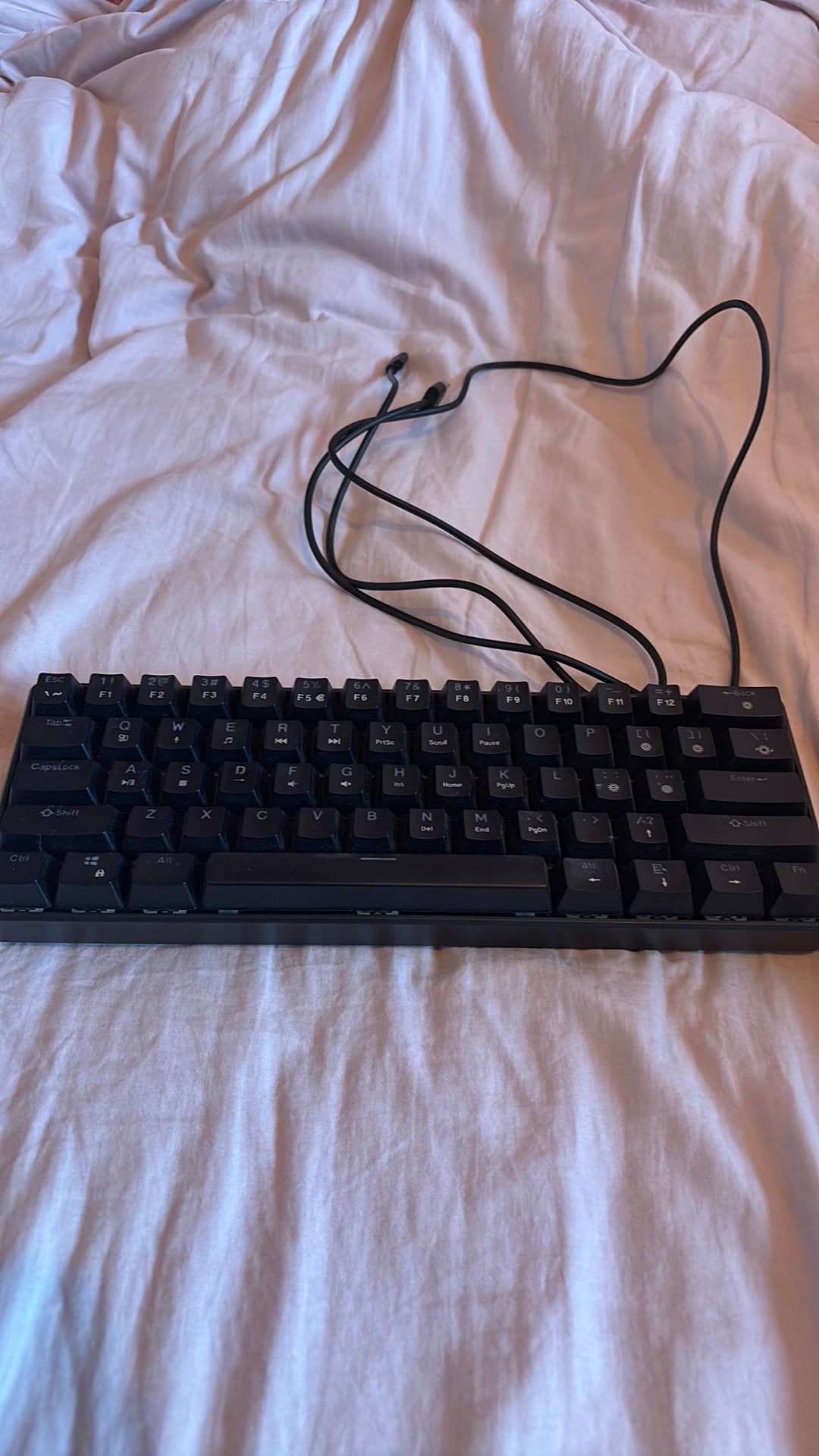 QW GMK-6700 toetsenbord 60%, Computers en Software, Toetsenborden, Ophalen of Verzenden, Qwerty, Zo goed als nieuw, Bedraad