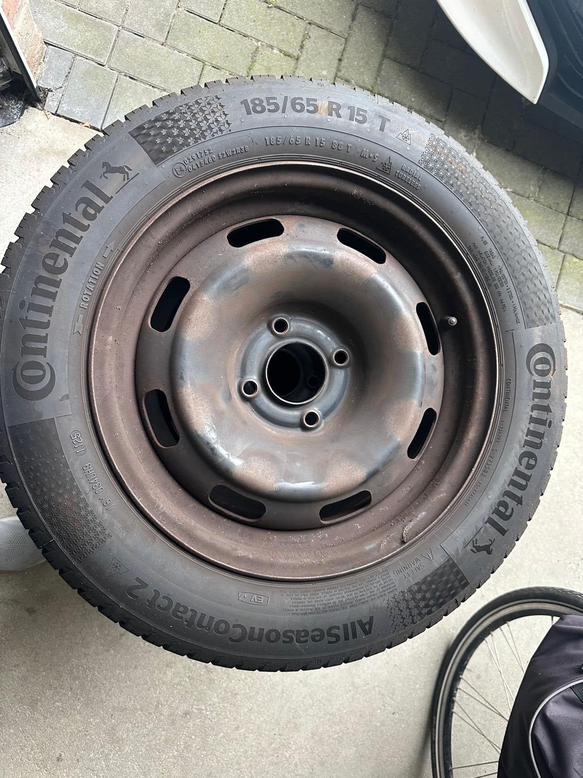Continental AllSeasonContact 2 banden op stalen velgen, Ophalen, Gebruikt, 15 inch, Banden en Velgen