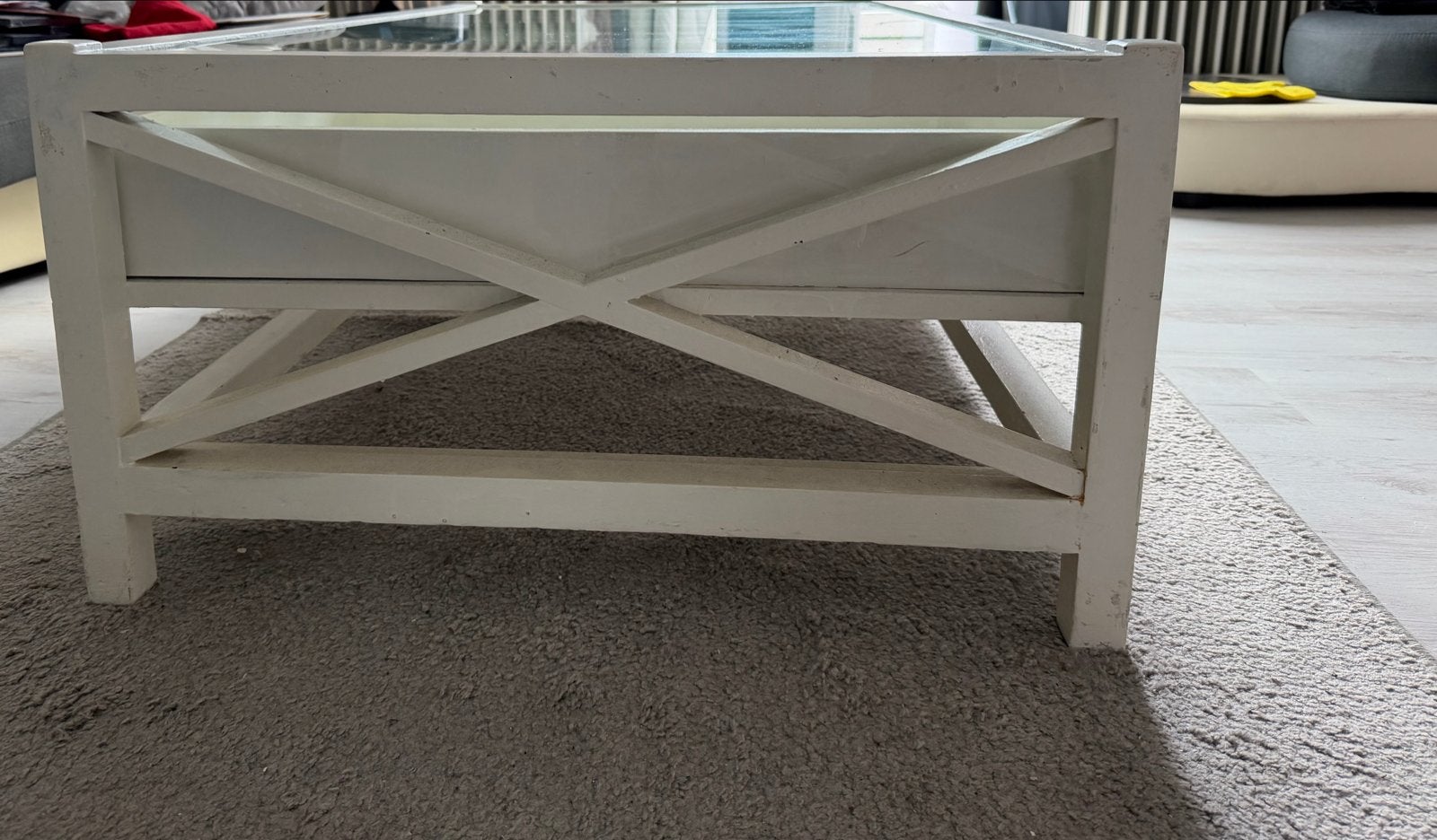 Witte salontafel met glasplaat en lades, Huis en Inrichting, Gebruikt, 100 tot 150 cm, Ophalen of Verzenden, Overige houtsoorten