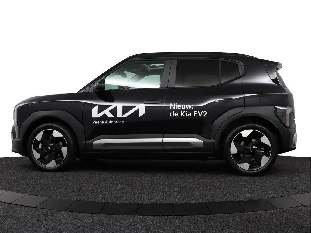 Kia EV2 Demo Edition 42.2 kWh Nu te bestellen! - Panorama da, Auto's, Kia, 12 maanden, Stof, Zwart, Elektrisch