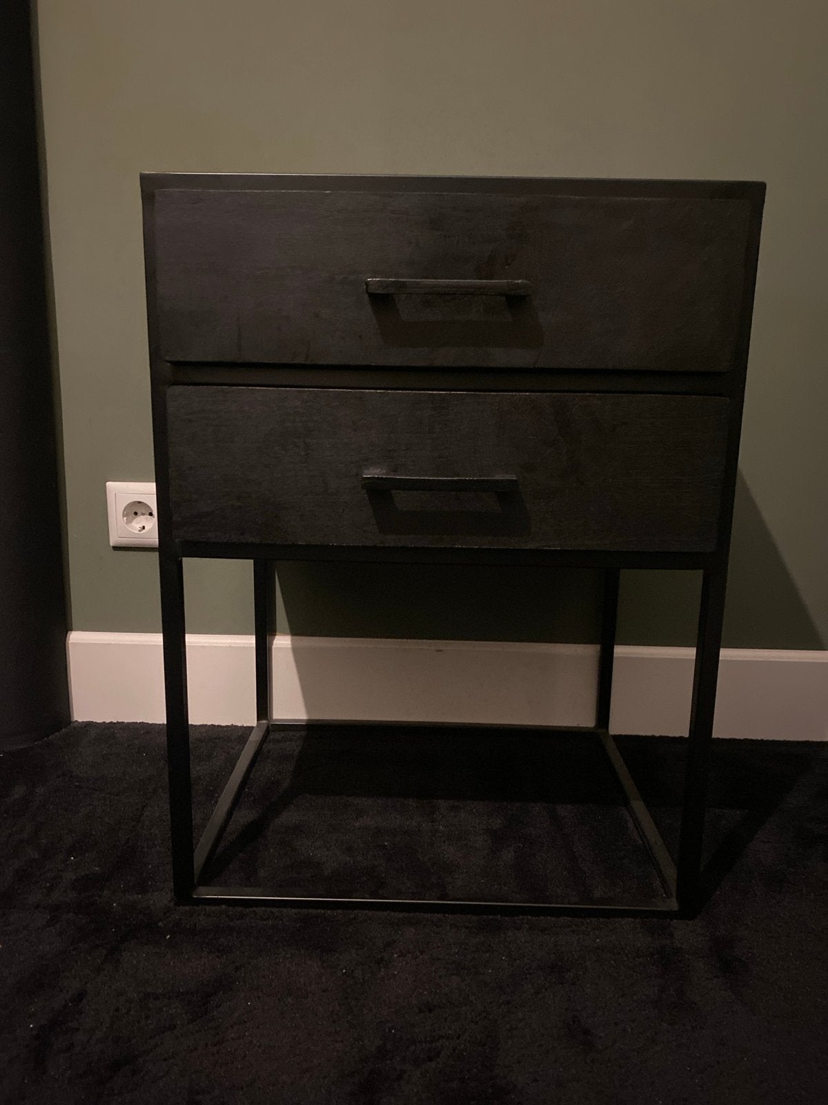 2x Gebruikte Nachtkastjes - Zwart metaal- Hout, Ophalen, Gebruikt, Minder dan 45 cm, 55 tot 70 cm