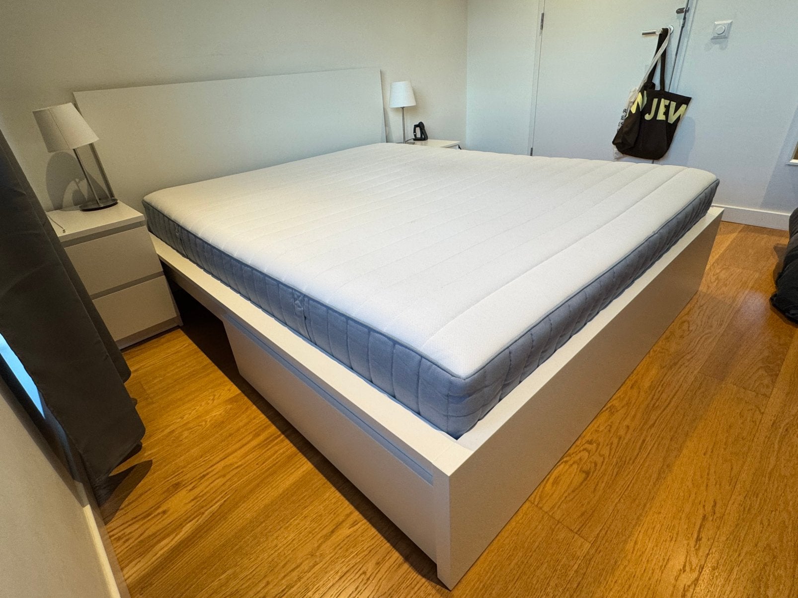 Bed Set + Mattress + Bedside Tables – only 10 months old!, Huis en Inrichting, Slaapkamer | Bedden, Ophalen, Wit, Tweepersoons