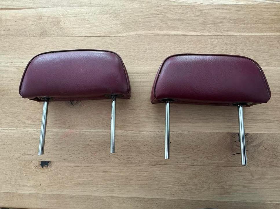 Mooir hoofdsteunen rood/bordeaux voor Amazon of Volvo 164, Ophalen of Verzenden, Gebruikt, Volvo