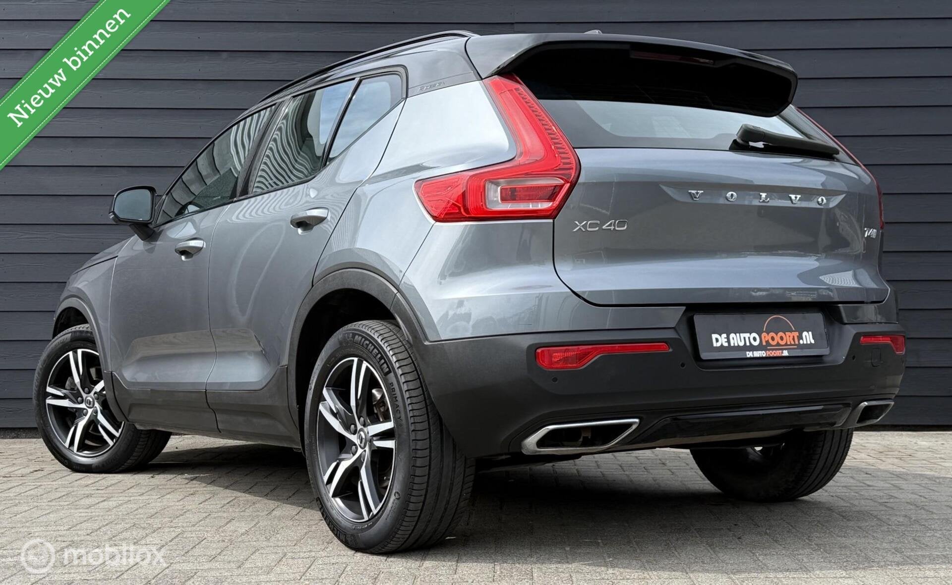 Volvo XC40 2.0 T4 R-Design 190PK LED/Clima/Cruise/Elektr.pak, Auto's, 15 km/l, Euro 6, Automatische klimaatregeling, Bedrijf