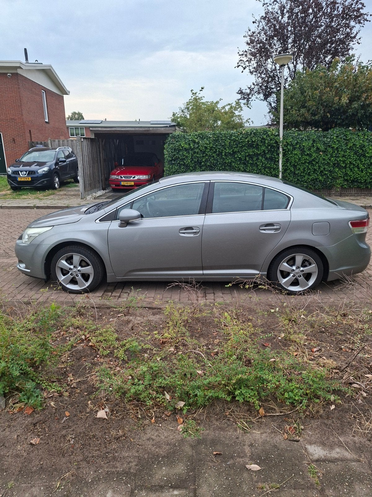 Toyota Avensis 2.0 16V Vvt-i Sedan 2011 Grijs, Auto's, Toyota, Voorwielaandrijving, Avensis, 4 cilinders, Handgeschakeld