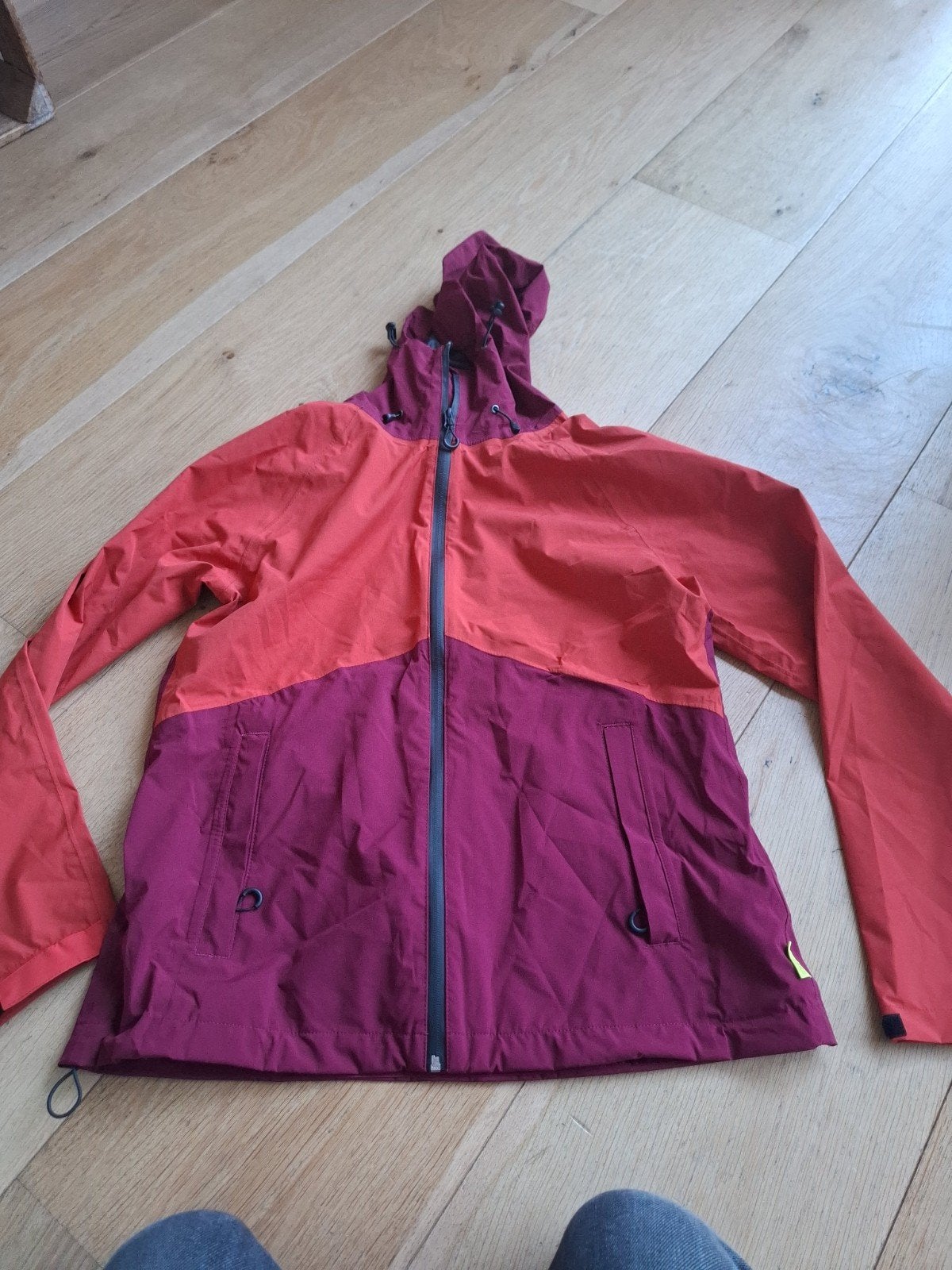 INOC outdoor jas maat M 40/42 - rood/paars, Maat 38/40 (M), INOC, Ophalen of Verzenden, Zo goed als nieuw