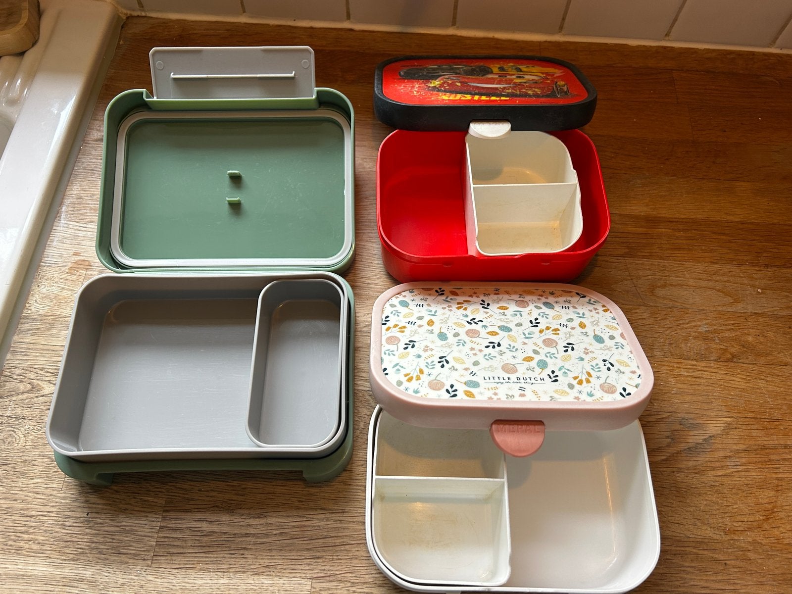 Gratis - Mepal broodtrommels en plastic bekers, Ophalen, Gebruikt