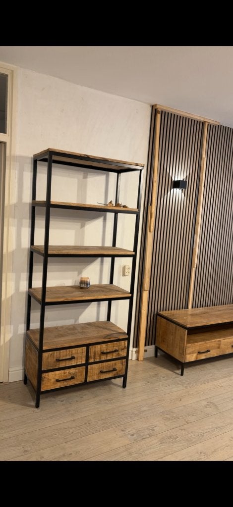Mango hout kast, Ophalen, Zo goed als nieuw